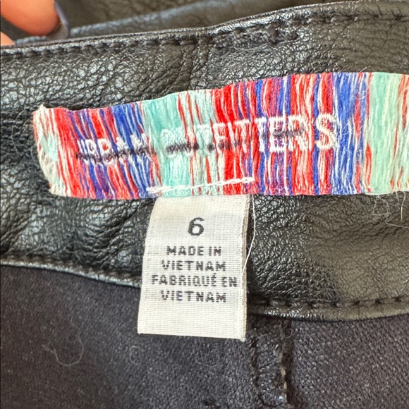 Urban Outfitters Faux Black Leather Pants - Picture 5 of 9